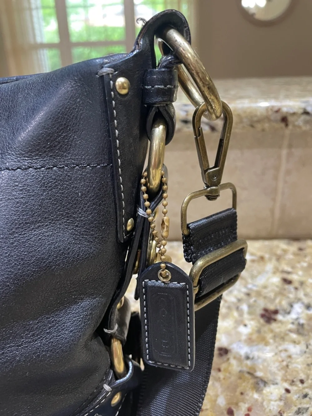 🌺COACH Black Leather Shoulder Bag with Wide Strap